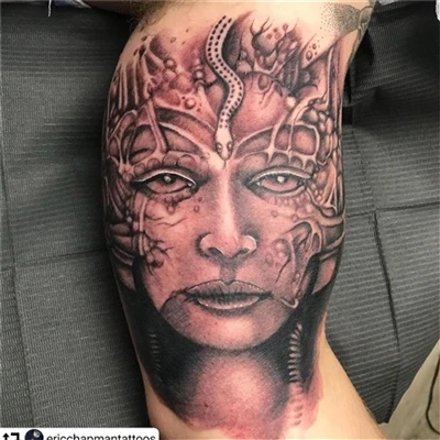 Lwm cov toj roob hauv pes hauv tattoos
