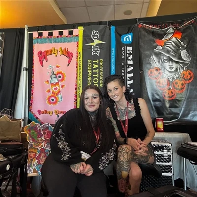 Txim -}} Cov ntawv pov thawj pom zoo tshaj plaws ntawm CPA Tattoo Expo, Showc...