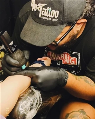 Whytattoos tshwm sim?