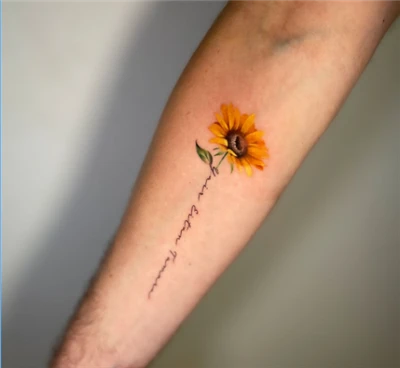 Lub Tattooed Sunflower: Ib Lub Cim Ntawm Kev Cia Siab Thiab Kev Ua Phem